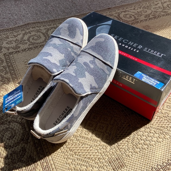 Skechers women’s size 7 Camo memory foam sneakers - Picture 6 of 7